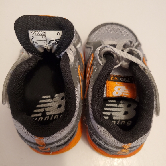 Toddler boys New Balance shoes 2c - Picture 3 of 4